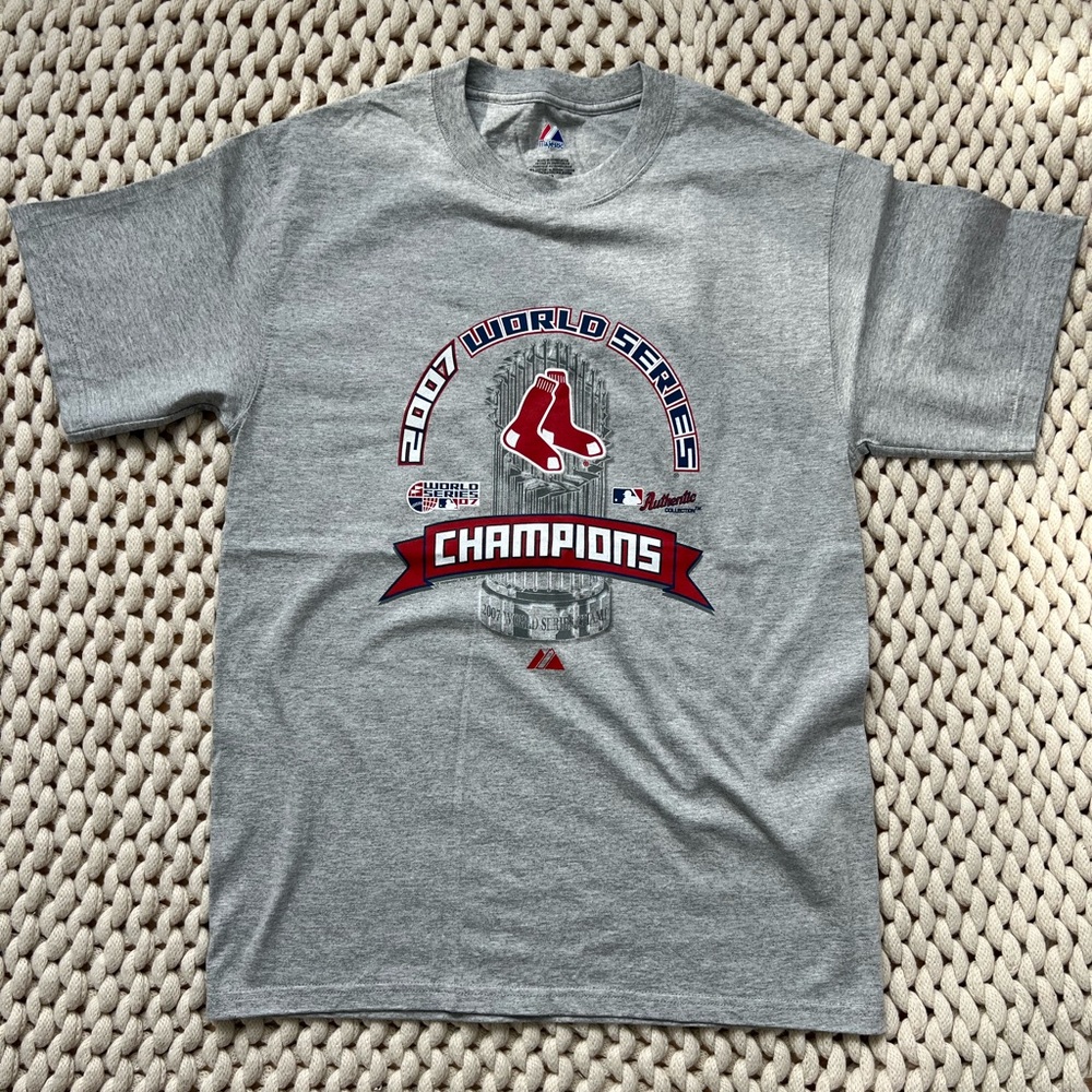 NWOT 2007 World Series Champions size M tshirt